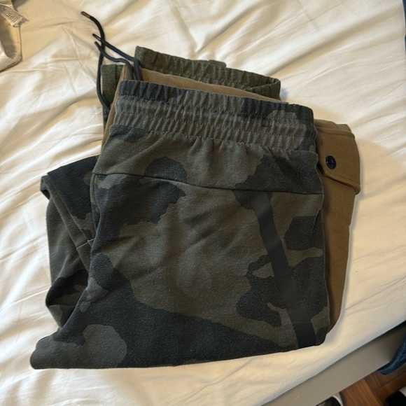 Bundle of sweatpants - Picture 1 of 4